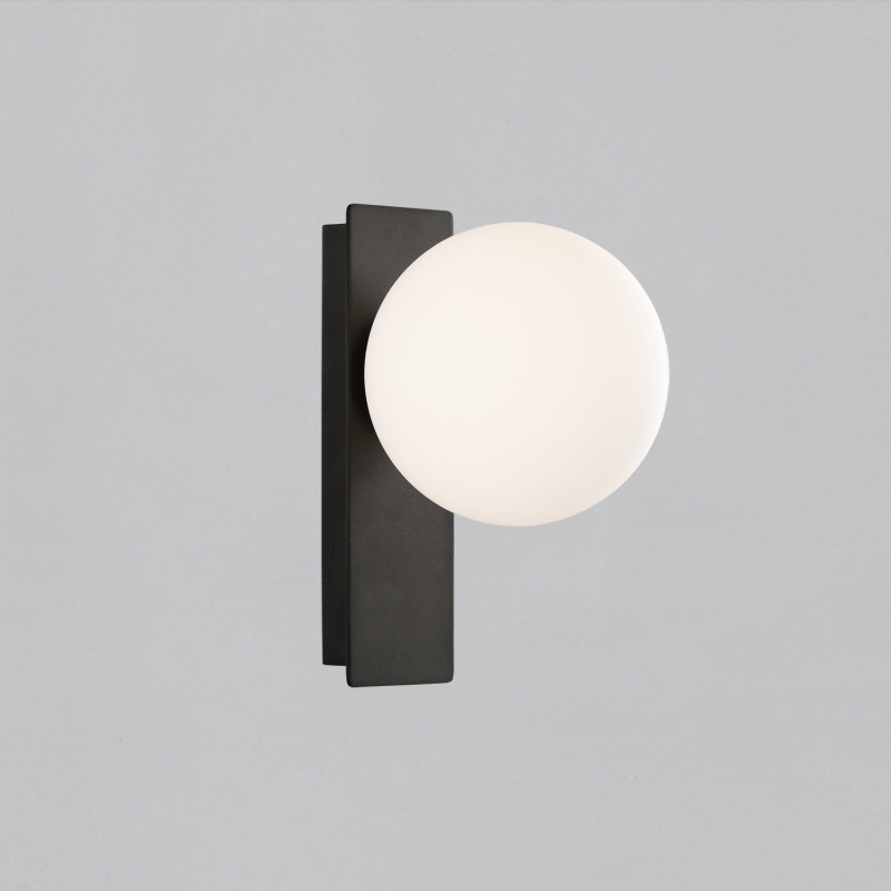 Kin Wall Lamp 16/8169 Black/Opal, LED 8W 2700K 370lm, CRI90 CL.I, Integrated LED, Dim. DALI/Push